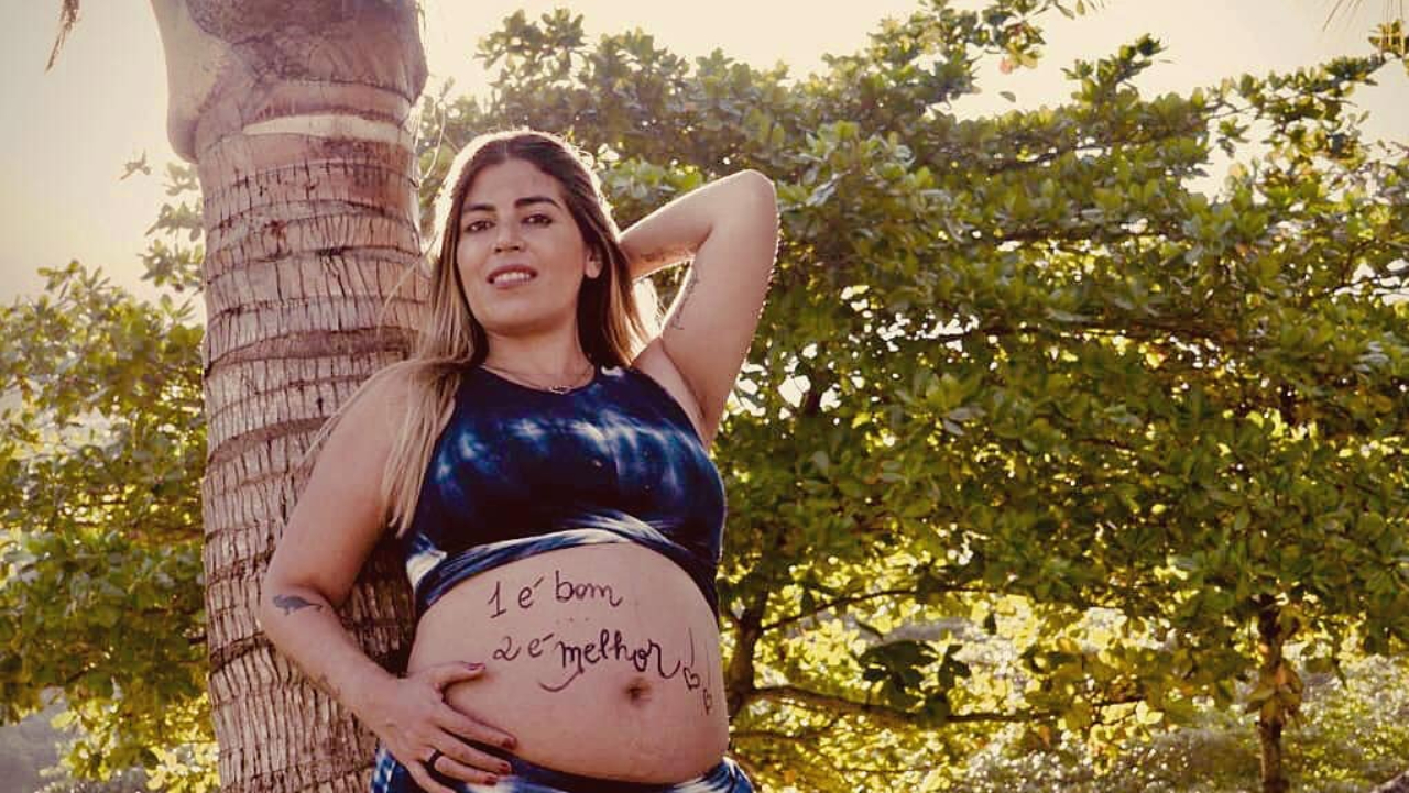 Bruna Surfistinha relata ataques após anunciar gravidez: ”Como se eu não pudesse ser mãe”