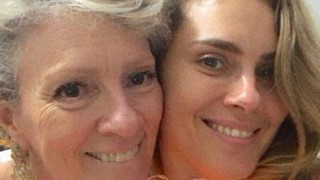 Carolina Dieckmann faz publicação tocante em homenagem à mãe que faleceu há 2 anos: “Saudade”