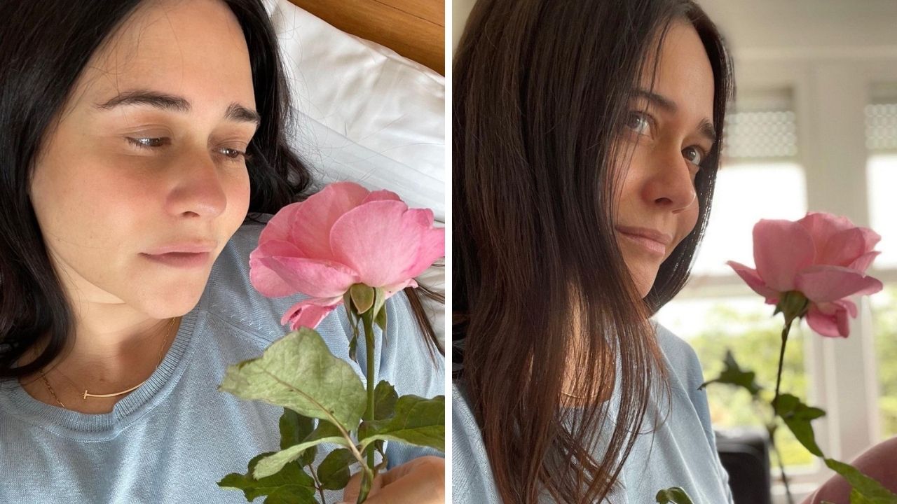 Em clique raro, Alessandra Negrini aparece gatíssima e arranca suspiros com sua beleza: “Uma Rosa segurando outra”