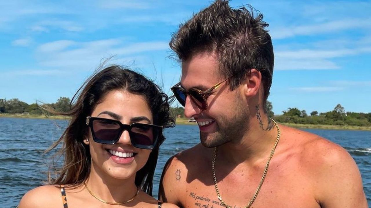 Ex-BBB Hariany posa agarradinha com youtuber Rezende e amigos entregam novo casal: “Já imagino os filhos”
