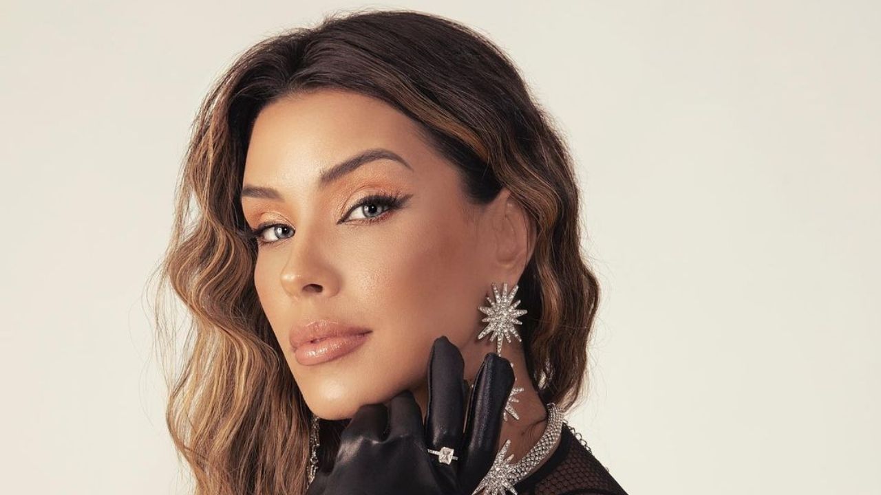 Ex-BBB Ivy Moraes posa com look todo preto e afronta haters: “Ela é livre das opiniões que não pede”