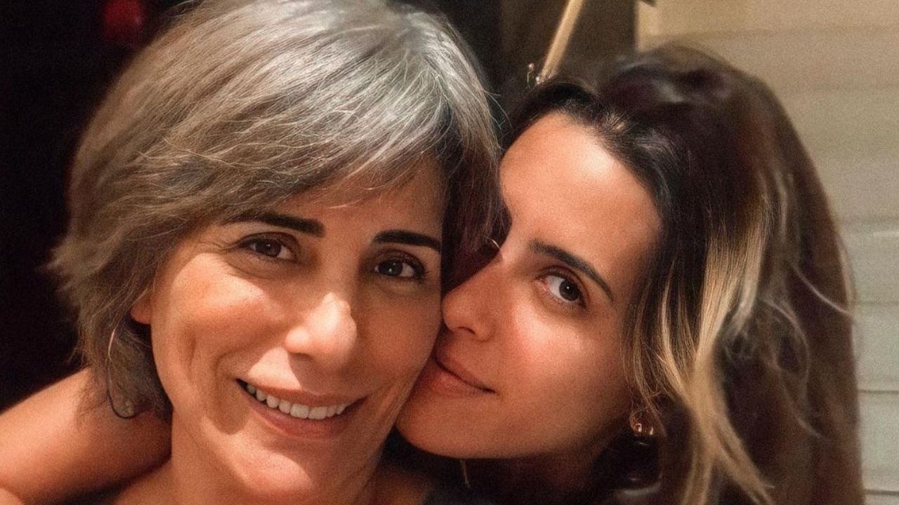 Gloria Pires faz clique fofíssimo com a filha Ana Morais e derrete a web: “Chamego meu”