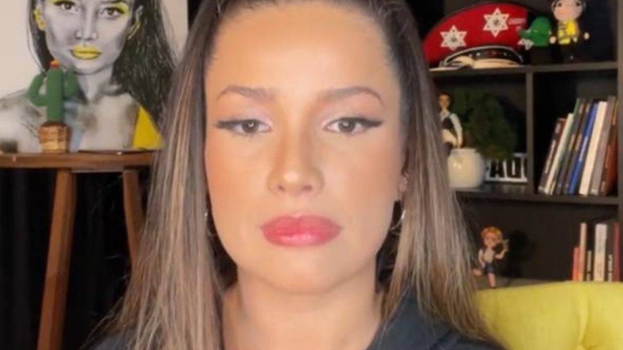 Campeã do BBB21, Juliette passa por sufoco em viagem de avião e teme acidente aéreo: “Já tava rezando”