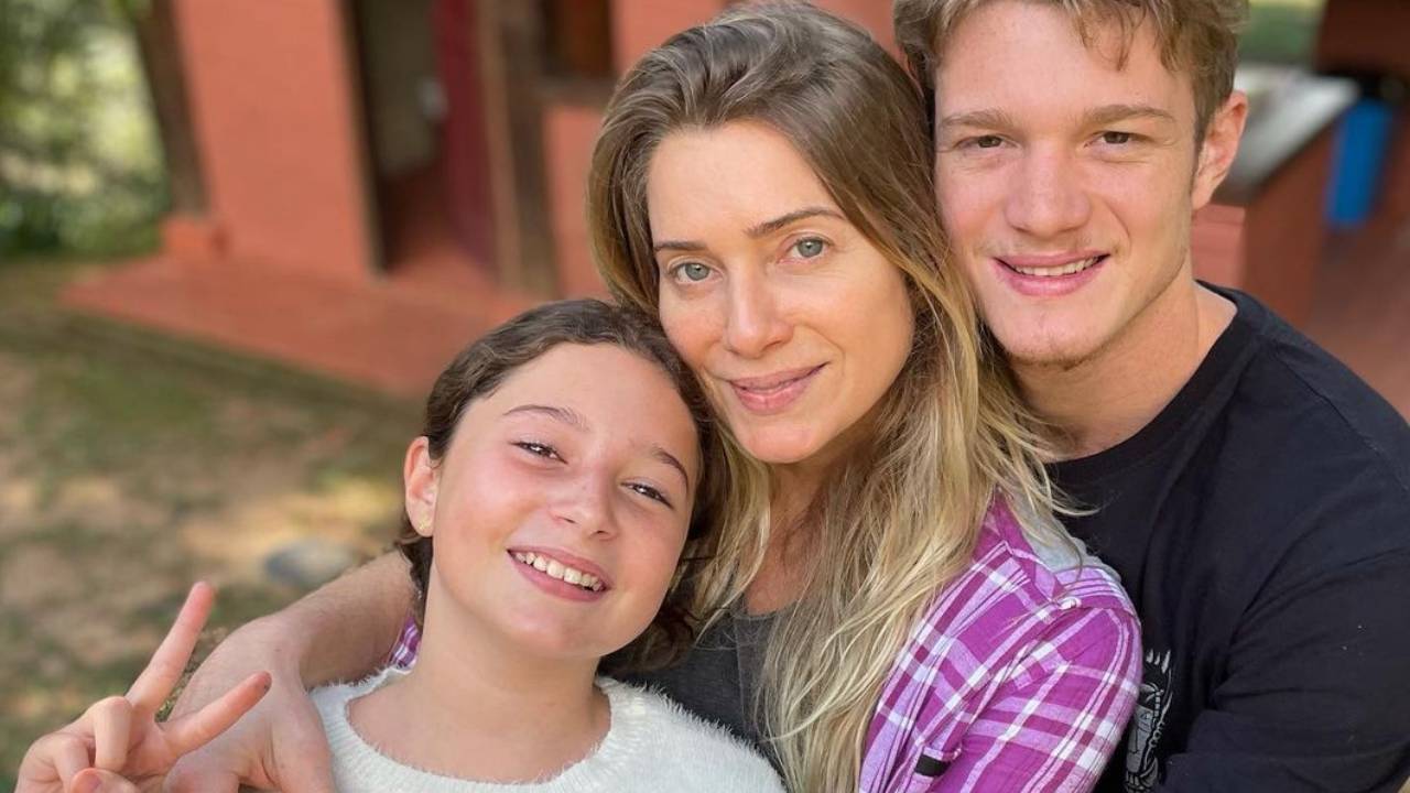 Leticia Spiller ganha presentes fofíssimos de Dia das Mães e se derrete pelos filhos: “Dengo e carinho”