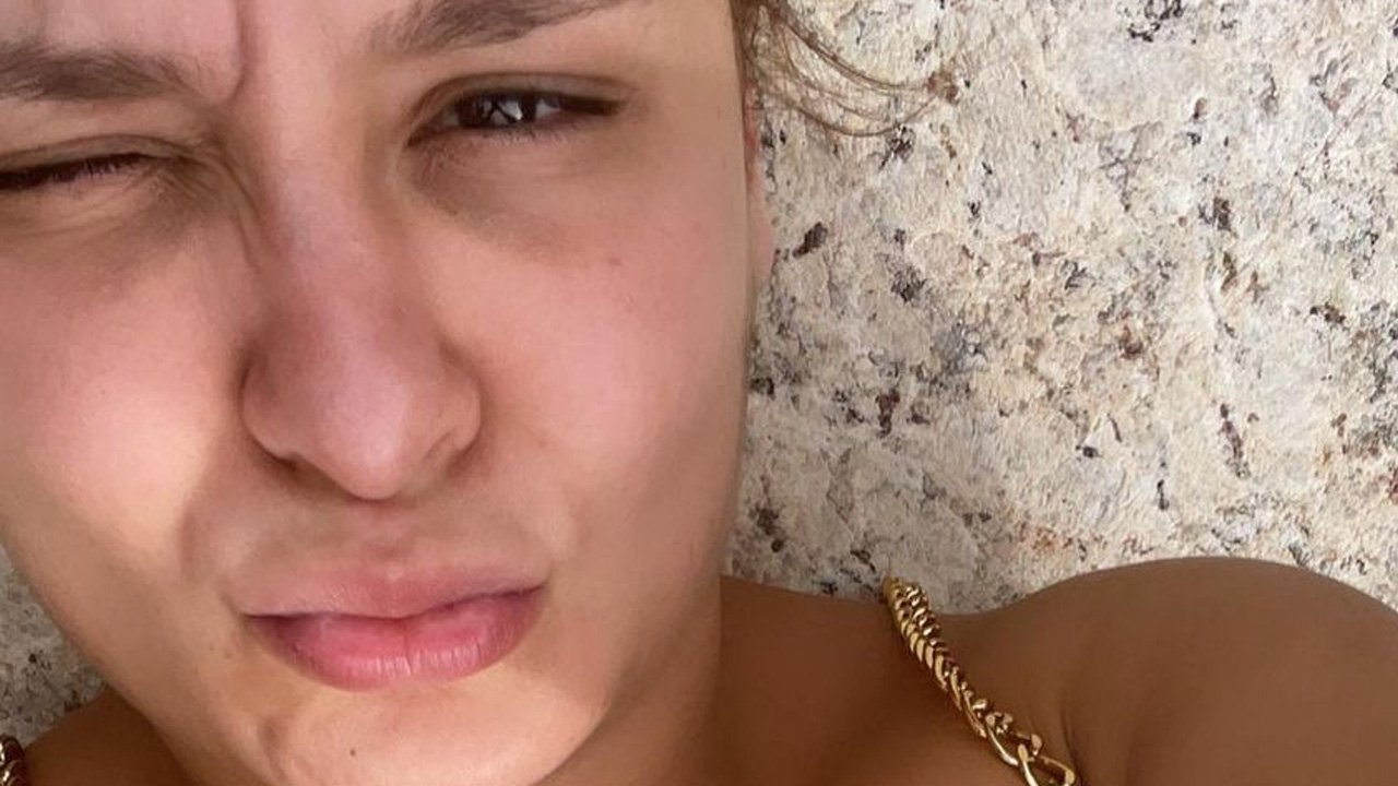 Maiara aposta em biquíni decotado para tomar sol e mostra corpão sem filtros: “Maravilhosa”