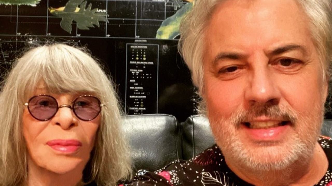 Após descobrir tumor, Rita Lee ganha apoio e declaração de amor do marido: “Amo profundamente”