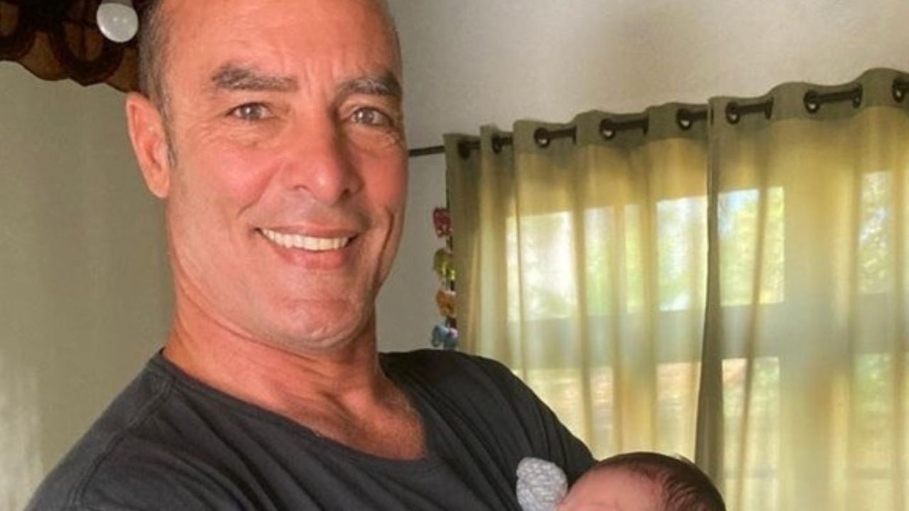 Lembra dele? Paulo Zulu posa com o filho recém-nascido nos braços e encanta os fãs: “Muito amor”