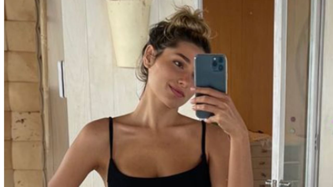Surra de beleza! Com biquíni inusitado, Sasha Meneghel posa em hotel de luxo e exibe corpo sequinho e bronzeado