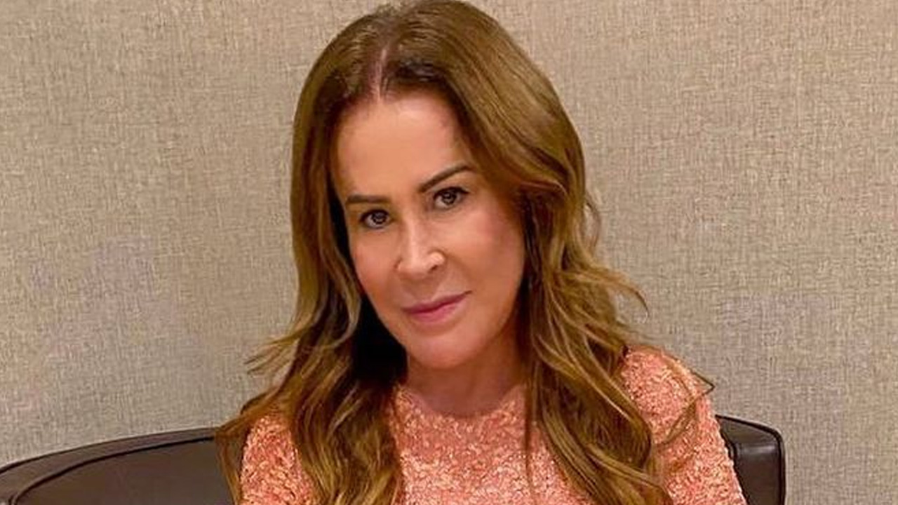 Aos 62 anos, Zilu Camargo tira a roupa para massagem e exibe cinturinha PP e tatuagem íntima: “Tempo não passa pra você”