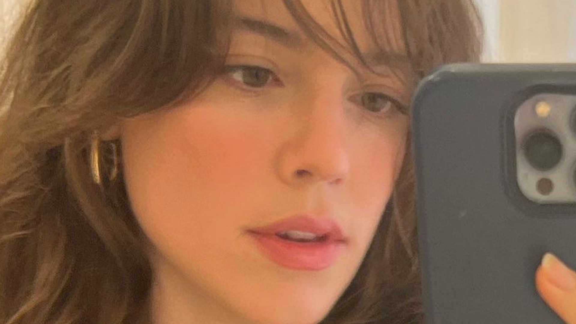 Alice Wegmann é confundida com Bruna Marquezine: “Gêmea perdida”