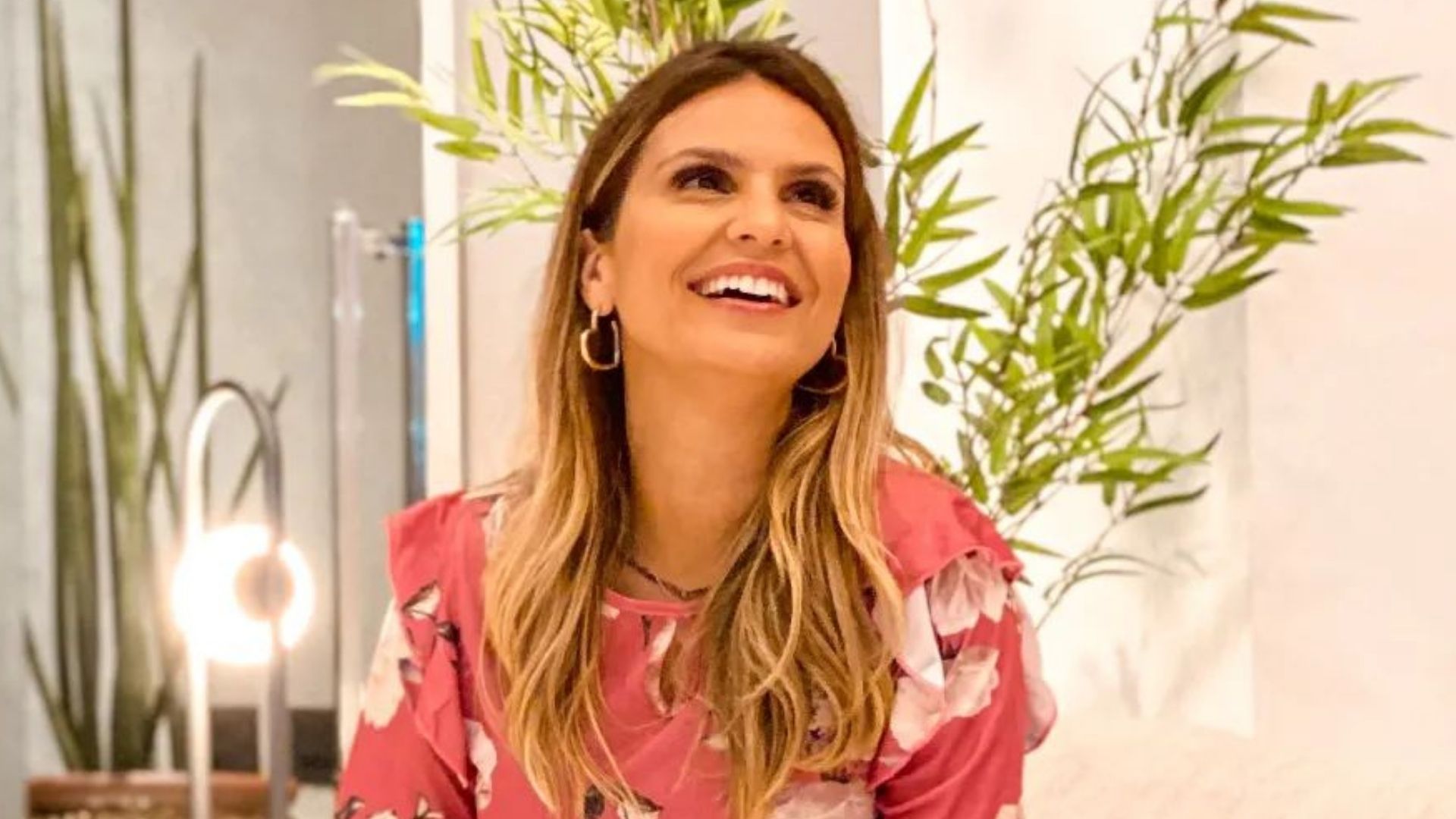 Aline Barros coloca luxuosa mansão à venda por valor caríssimo; descubra quanto