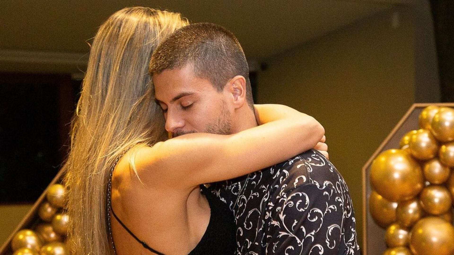 Gente? Arthur Aguiar estava falido e assinou procuração dando poderes para Maíra Cardi