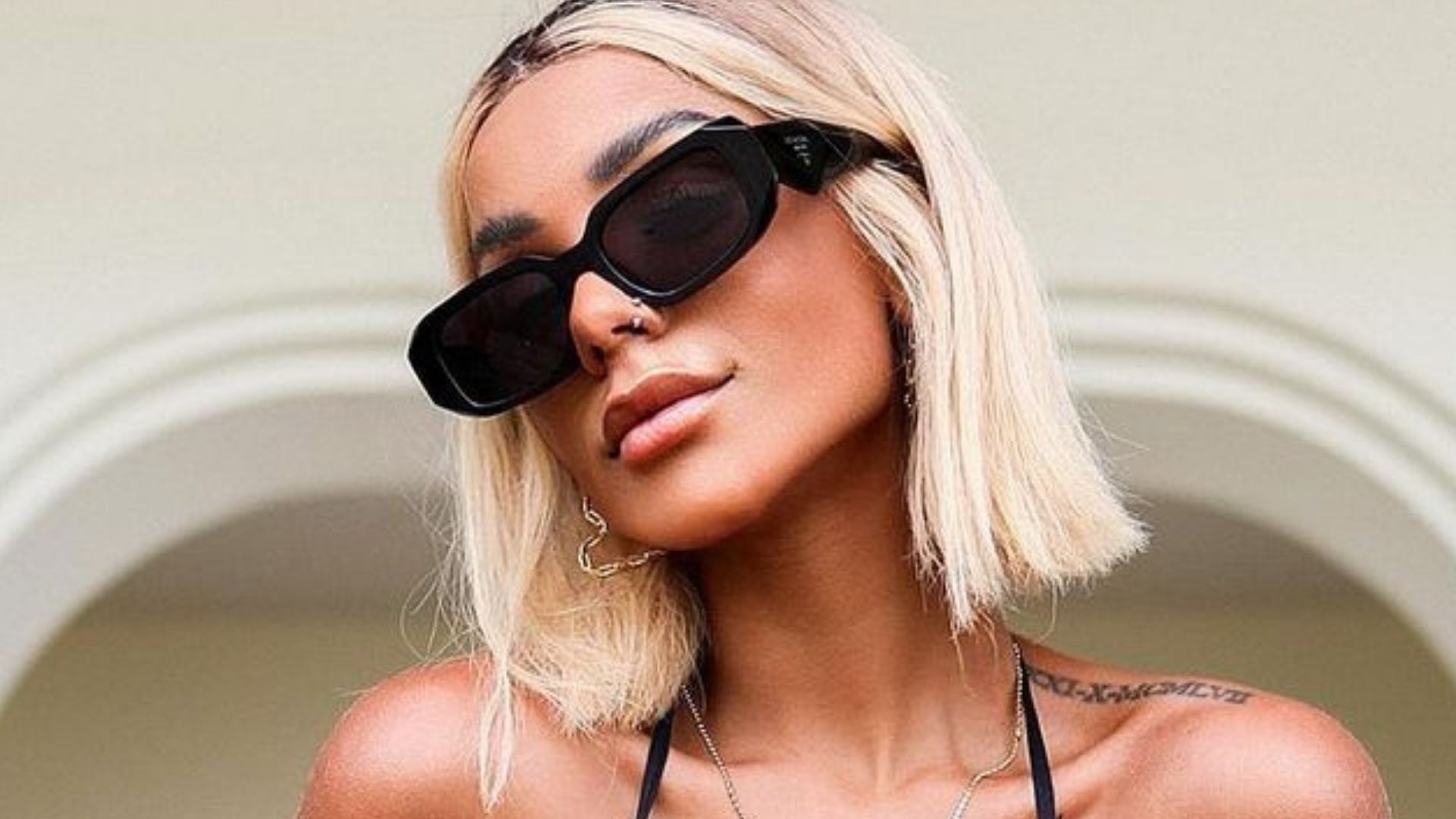 Ex-BBB Brunna Gonçalves posa de fio-dental e deixa fãs babando com corpão: “Sem defeitos”