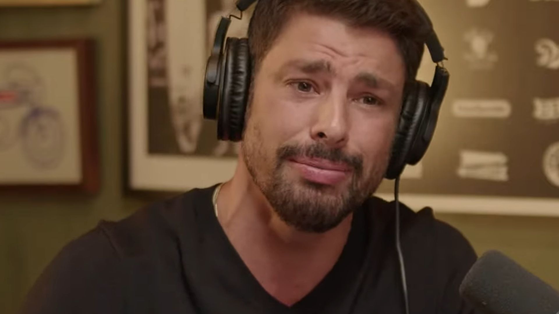 Cauã Reymond entrega que já roubou antes de ser famoso: “Duas noites na cadeia”