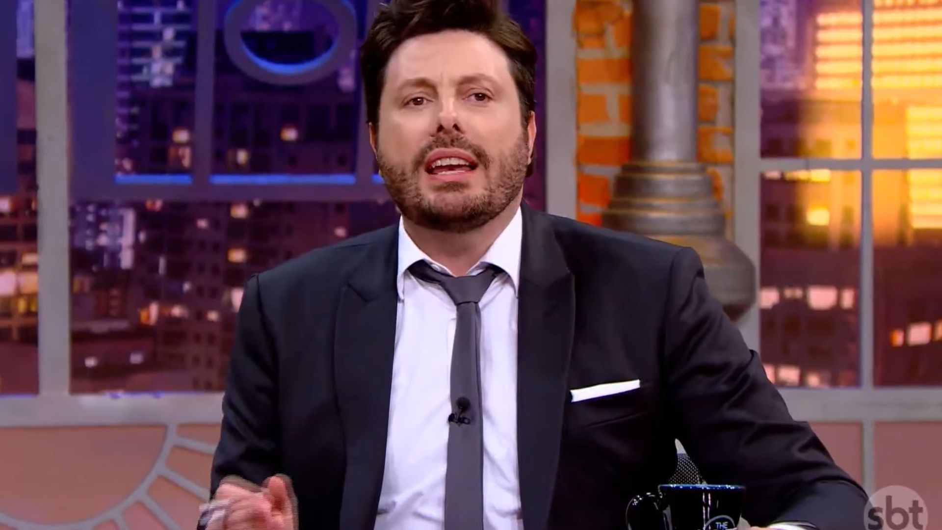 Danilo Gentili falta em gravação e ‘The Noite’ e tem substituto anunciado no SBT
