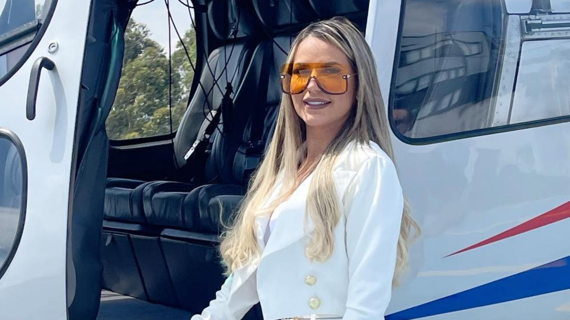 Deolane Bezerra reclama de fãs pedindo dinheiro e se irrita: “Acha que sou banco”