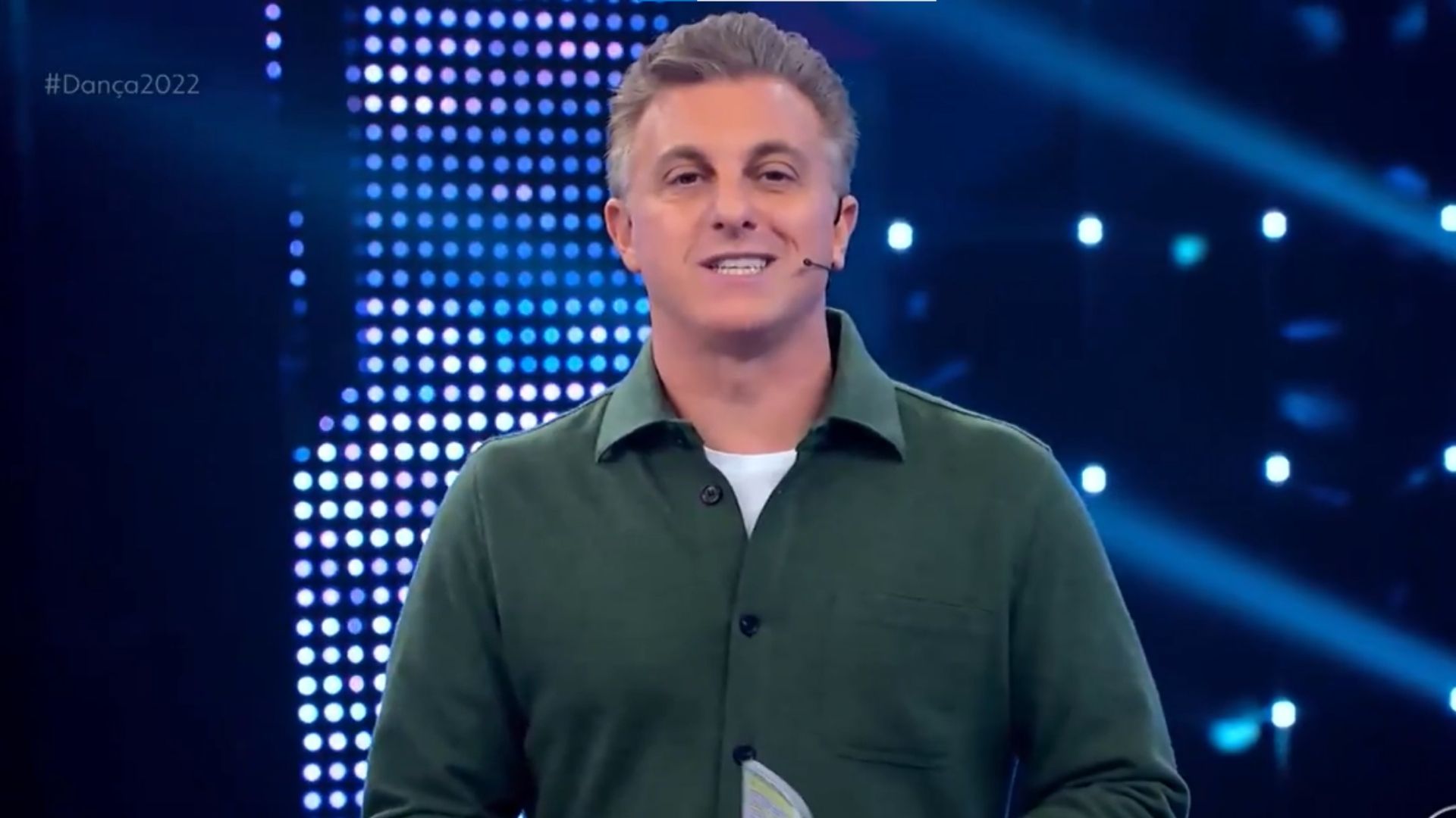 Luciano Huck quebra protocolo da Globo e manda recado para Faustão: “Muita saúde”