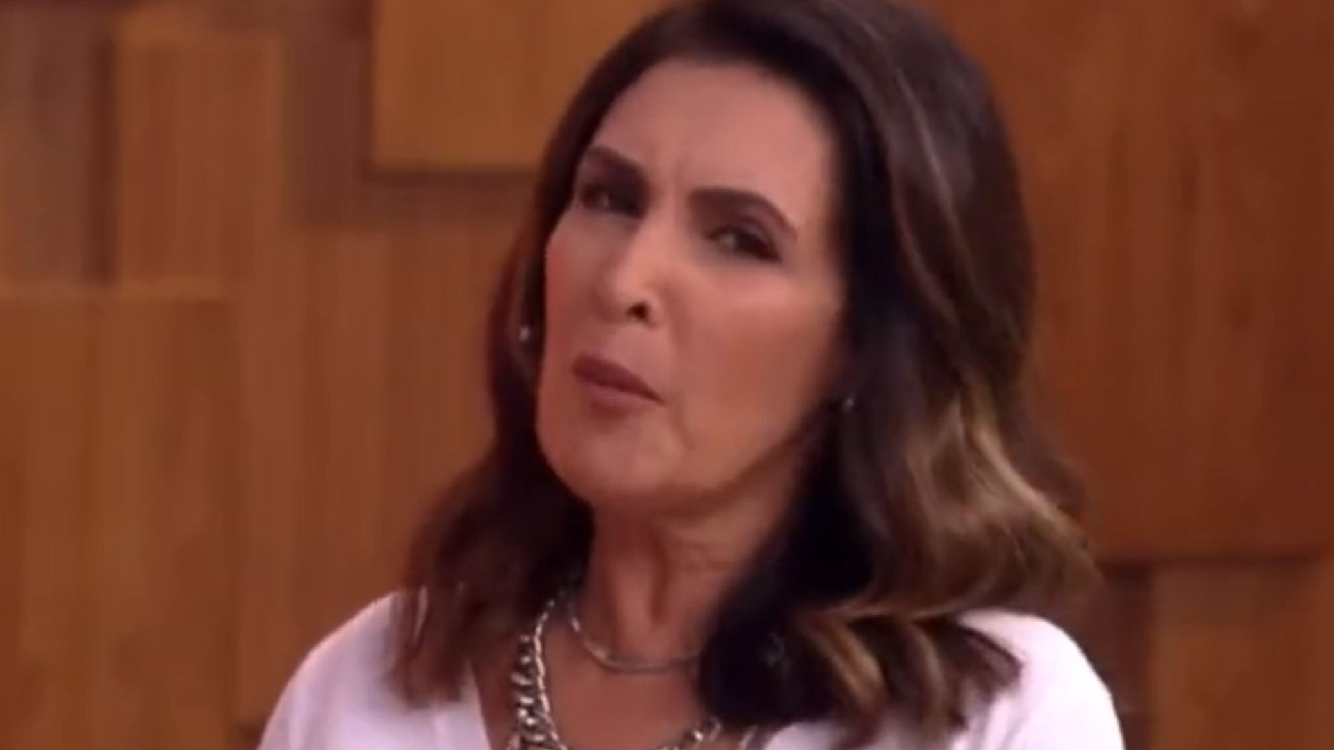 Fátima Bernardes alfineta “viúvos” da ‘TV Globinho’ ao vivo: “Você não via”