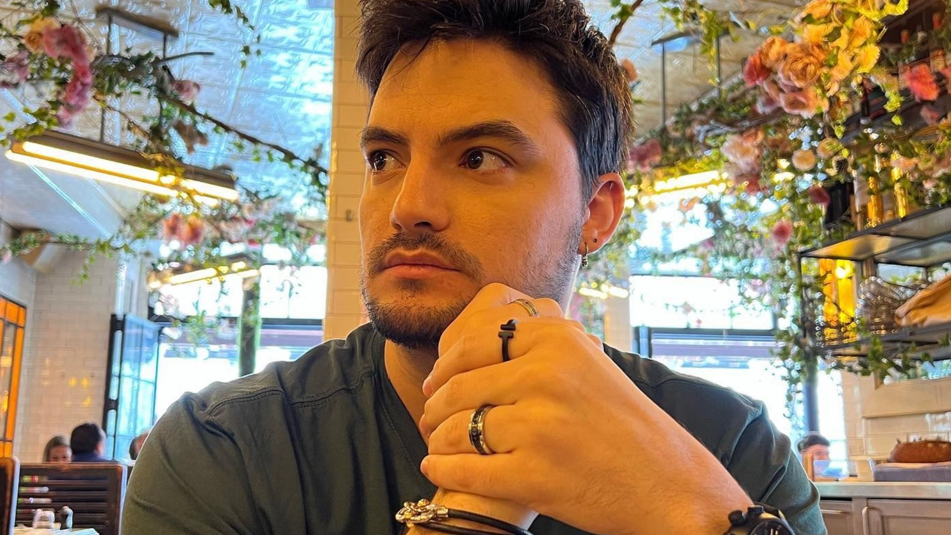 Felipe Neto manda recado para avó internada em estado grave: “Talvez nunca leia”