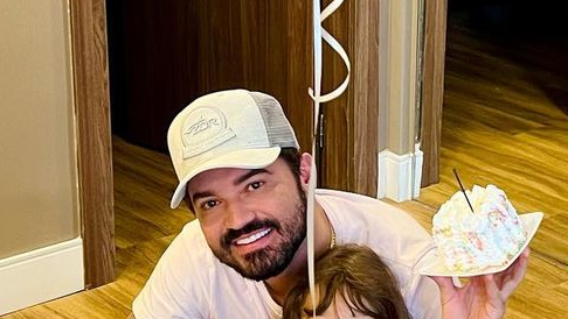 Fernando Zor celebra aniversário da filha e beleza da menina chama a atenção