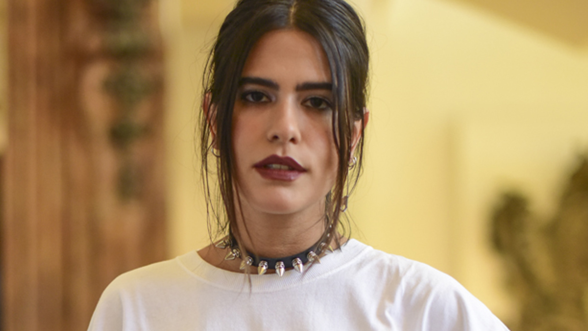 Filha de Glória Pires, Antônia Morais se destaca com look despojado na SPFW