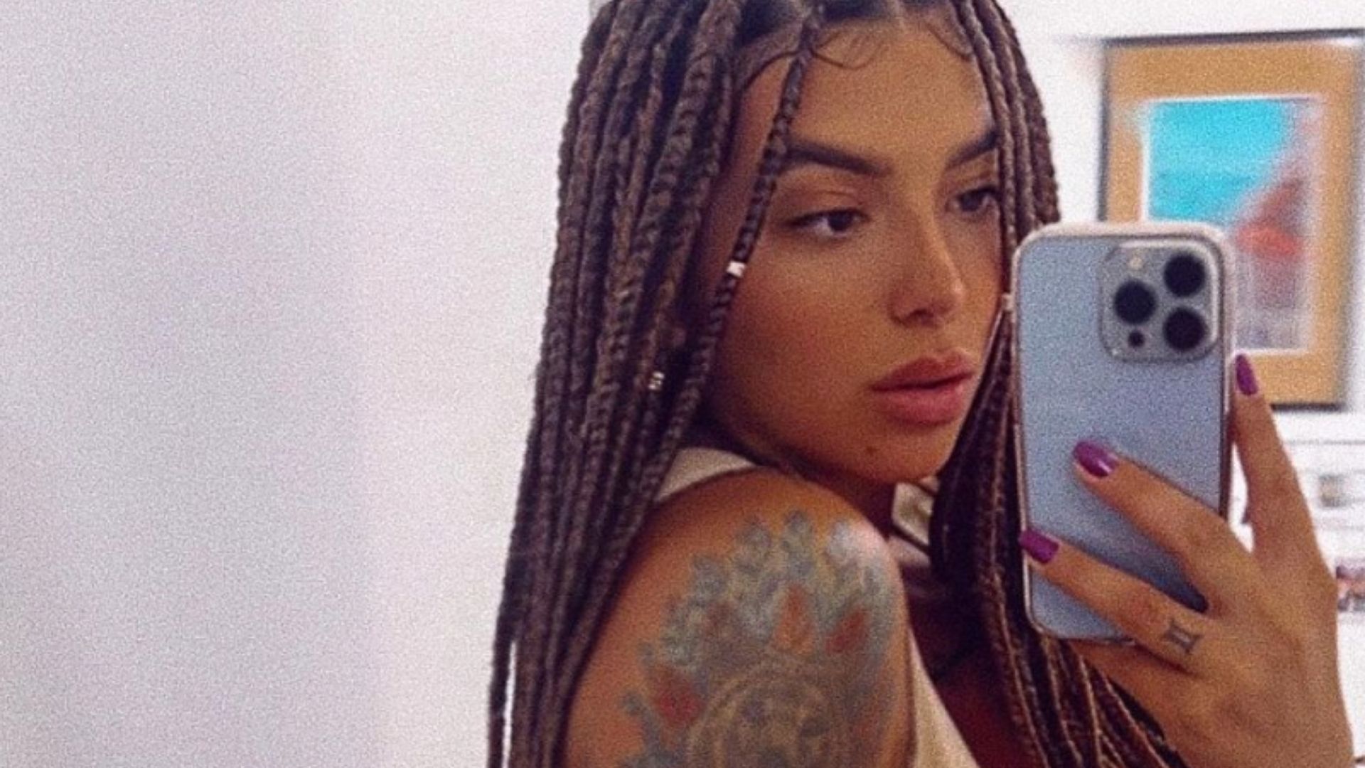 Filha de Maurício Mattar posa com look picante e provoca: “Se eu pedir, você deixa?”
