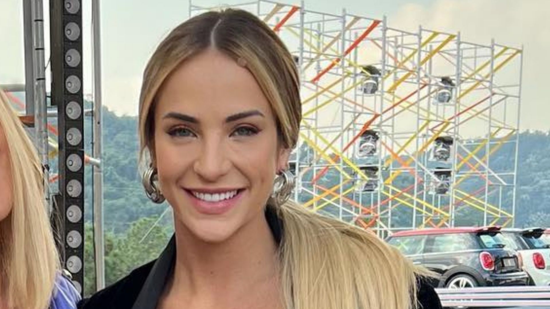 Ex-BBB Gabi Martins elege look chiquérrimo para gravação com Eliana: “Gatas”