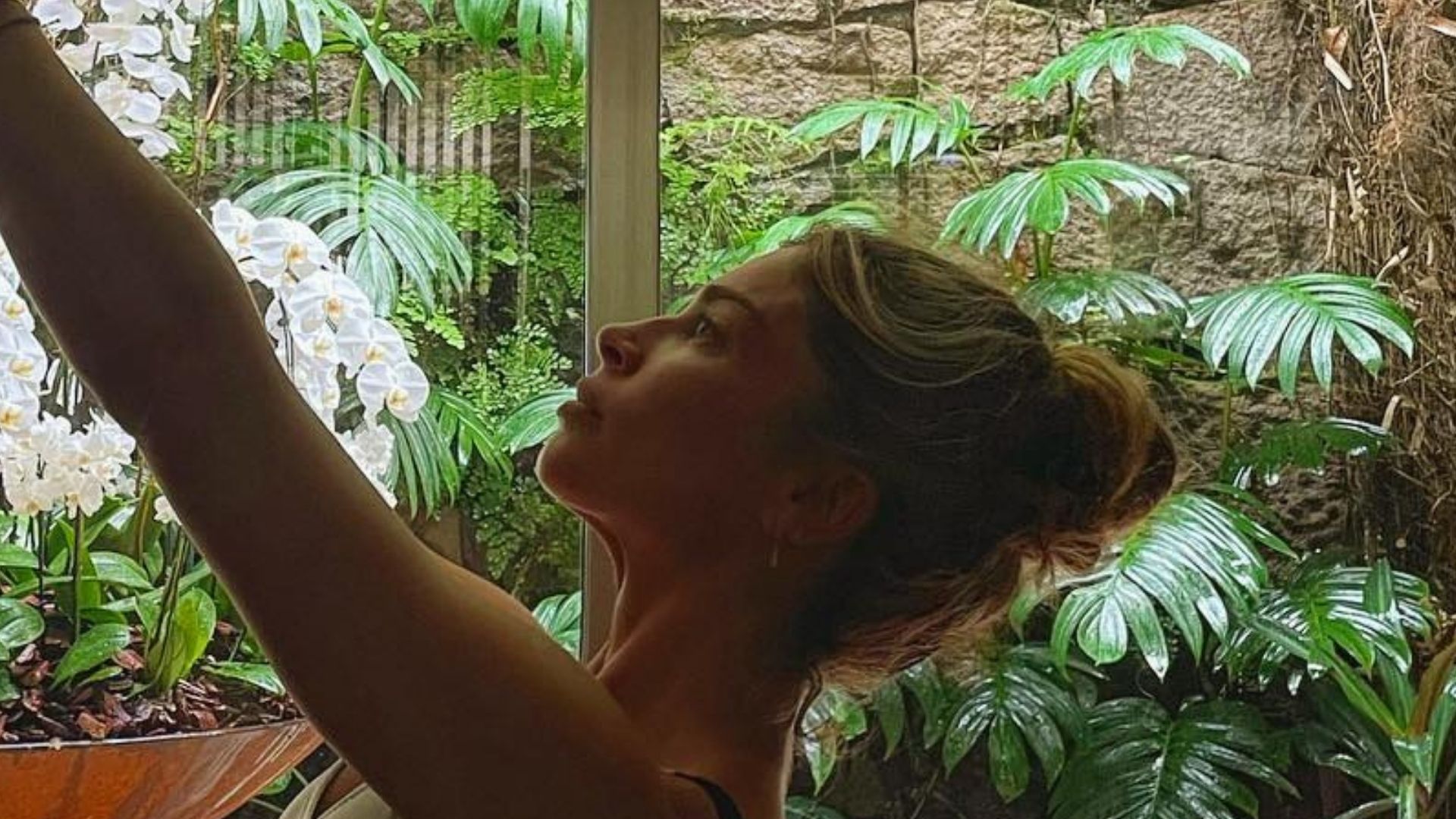 Grazi Massafera impressiona com flexibilidade em aula de ioga: “Equilíbrio”