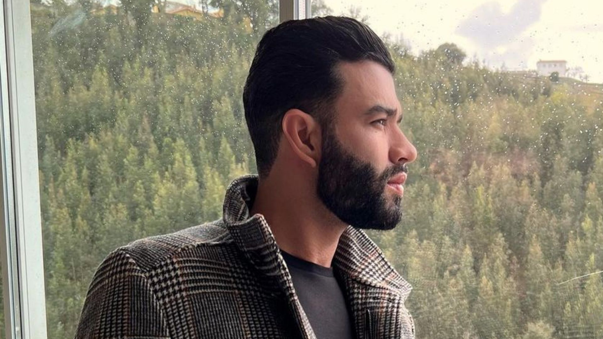Que fase! Gusttavo Lima é processado por funcionário público após ter celular exposto