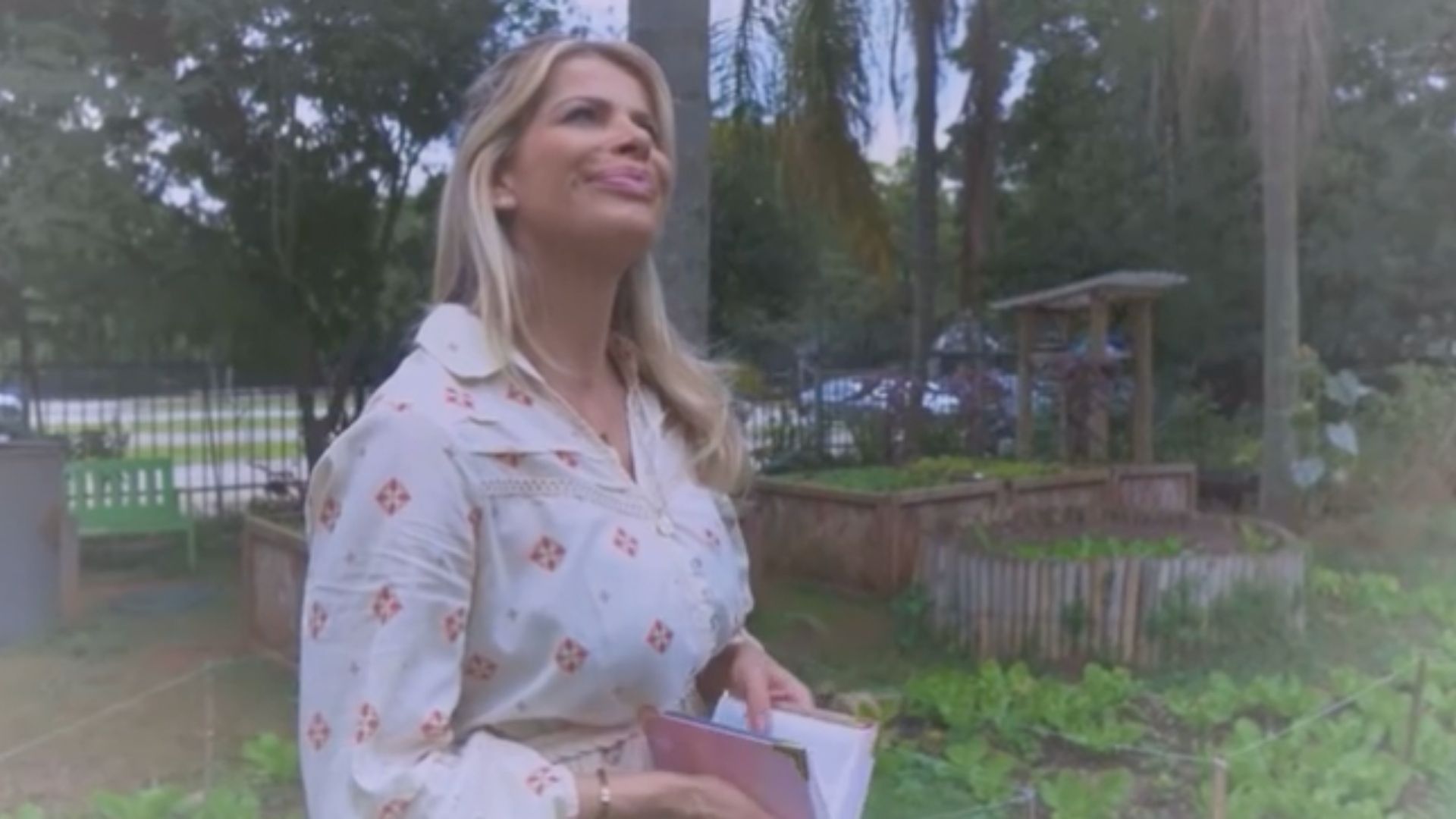 Acusada de fanatismo religioso, Karina Bacchi desabafa: “Uns zombam, outros creem”