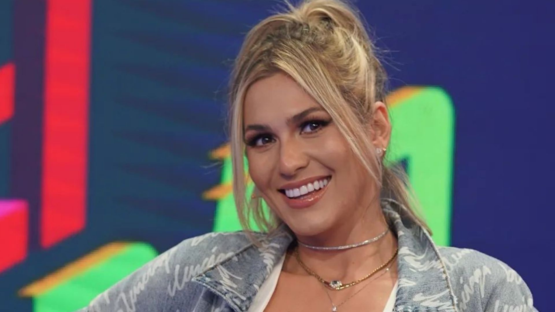 Lívia Andrade ganha novo programa em emissora concorrente após sair do SBT