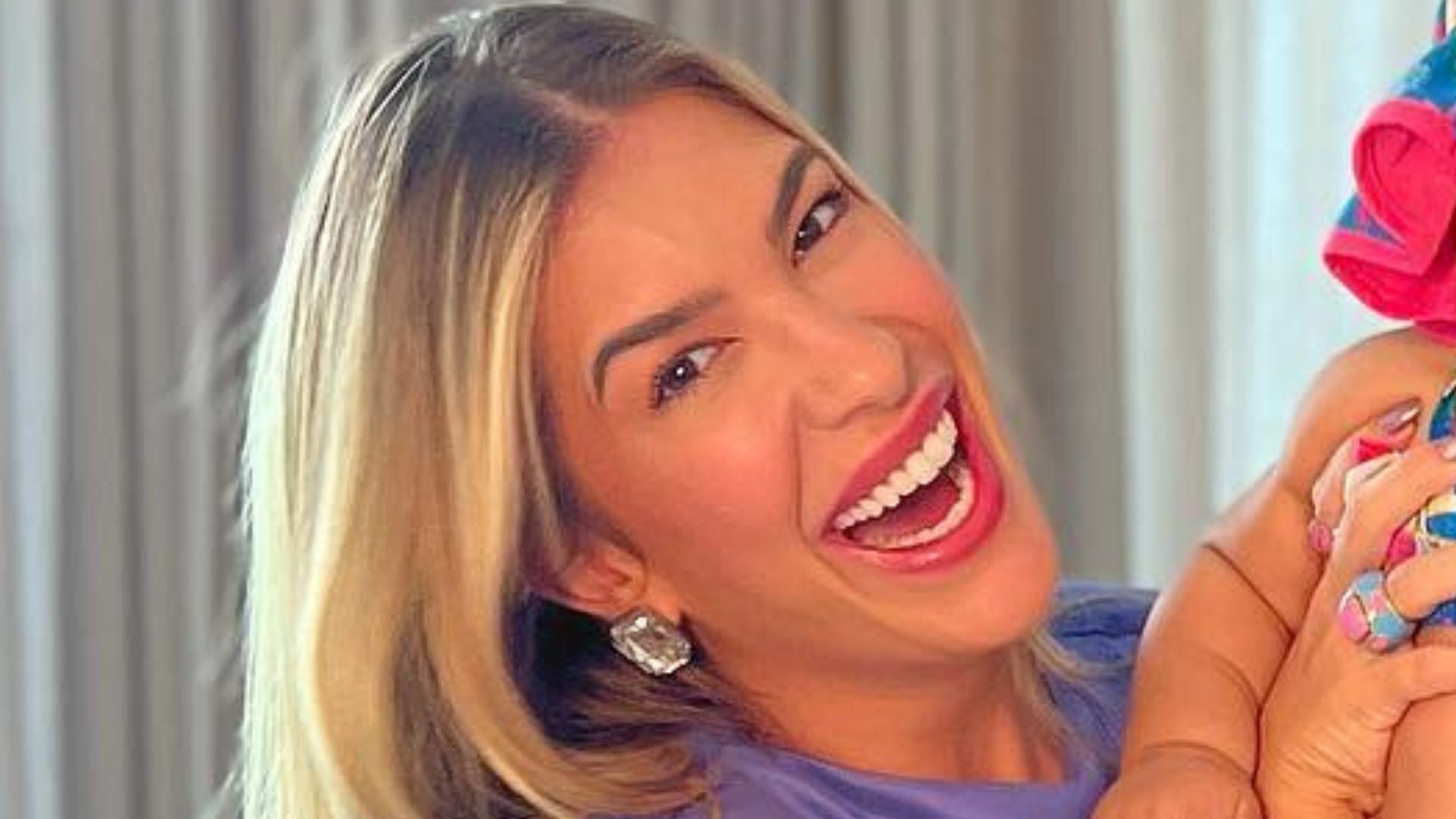 Lore Improta celebra oito meses da filha e seguidores morrem de amores: “Fofura”