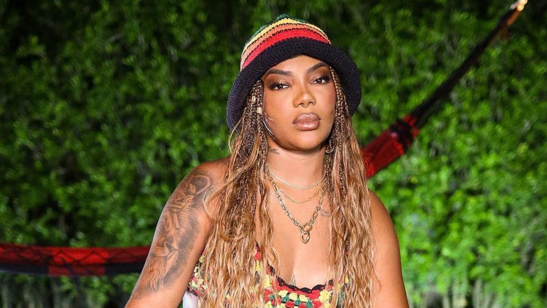 Ludmilla dá bronca em fã que quer desistir de prestar o Enem: “Para de maluquice”