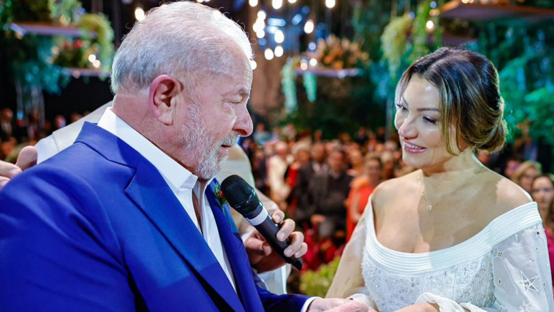 Lula troca alianças com Janja e faz votos sinceros de casamento: “O amor venceu”