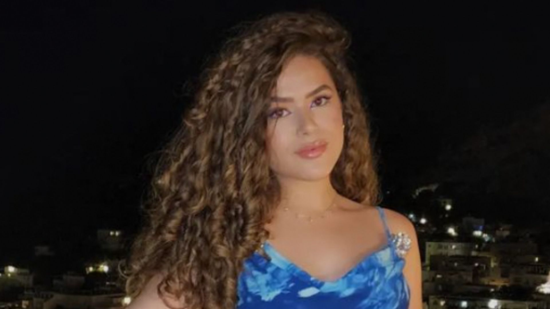 Maisa Silva posa com microvestido para comemorar seus 20 anos: “Mulherão”