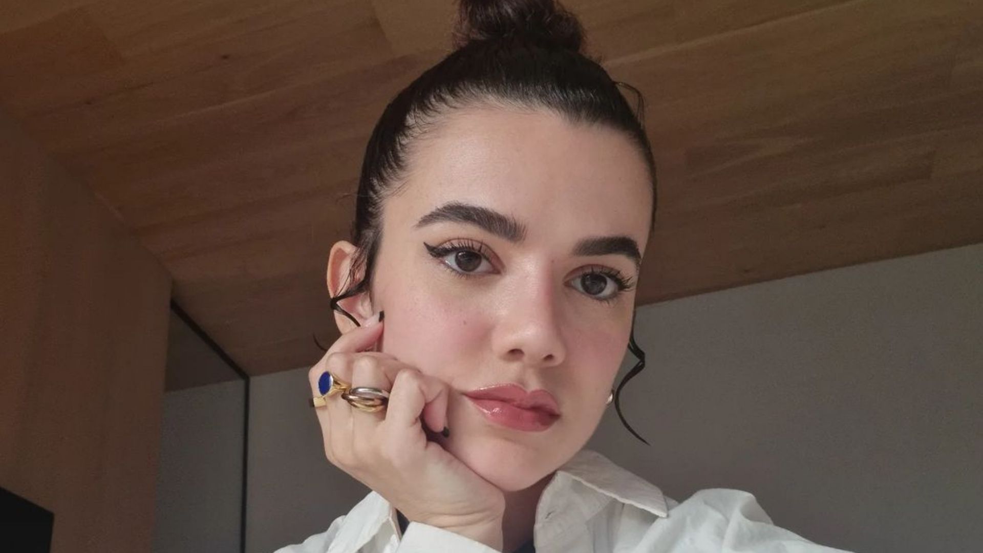 Aparência e look de Manu Gavassi em evento viram assunto: ‘O que aconteceu?’