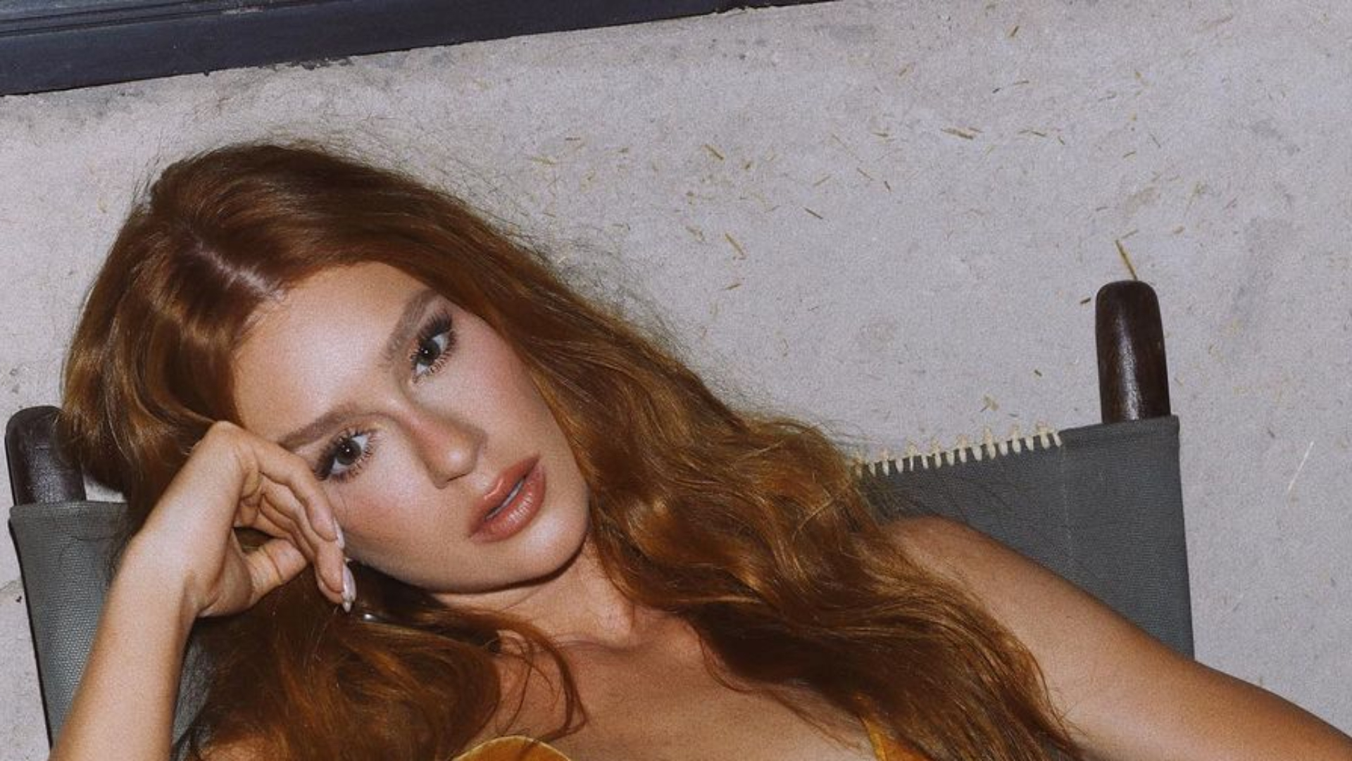 Marina Ruy Barbosa abusa de decote e deixa parte dos seios à mostra: “Que deusa”