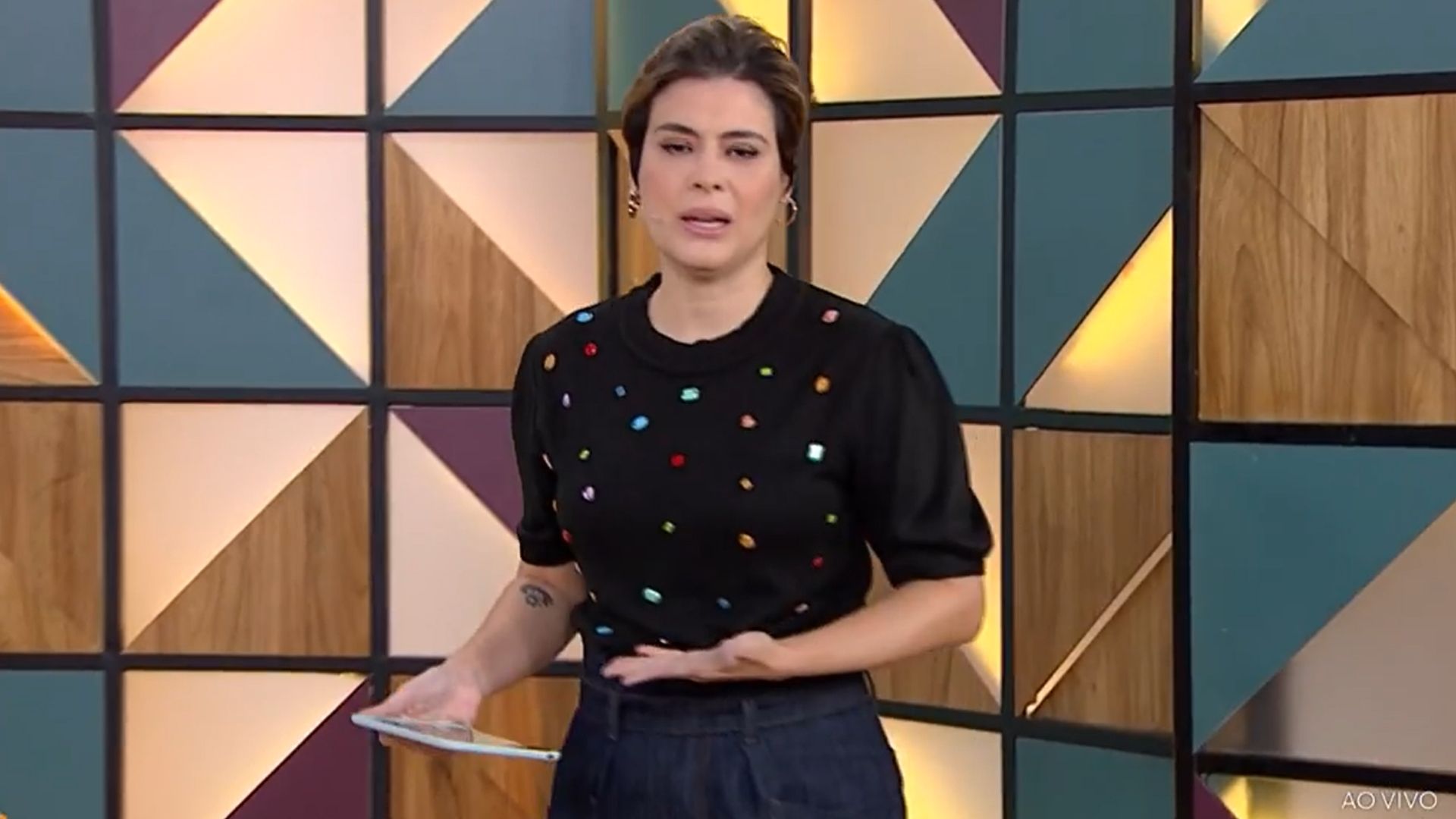 Michelle Loreto comete gafe ao vivo na Globo e “mata” cantor internado: “Bem grave”