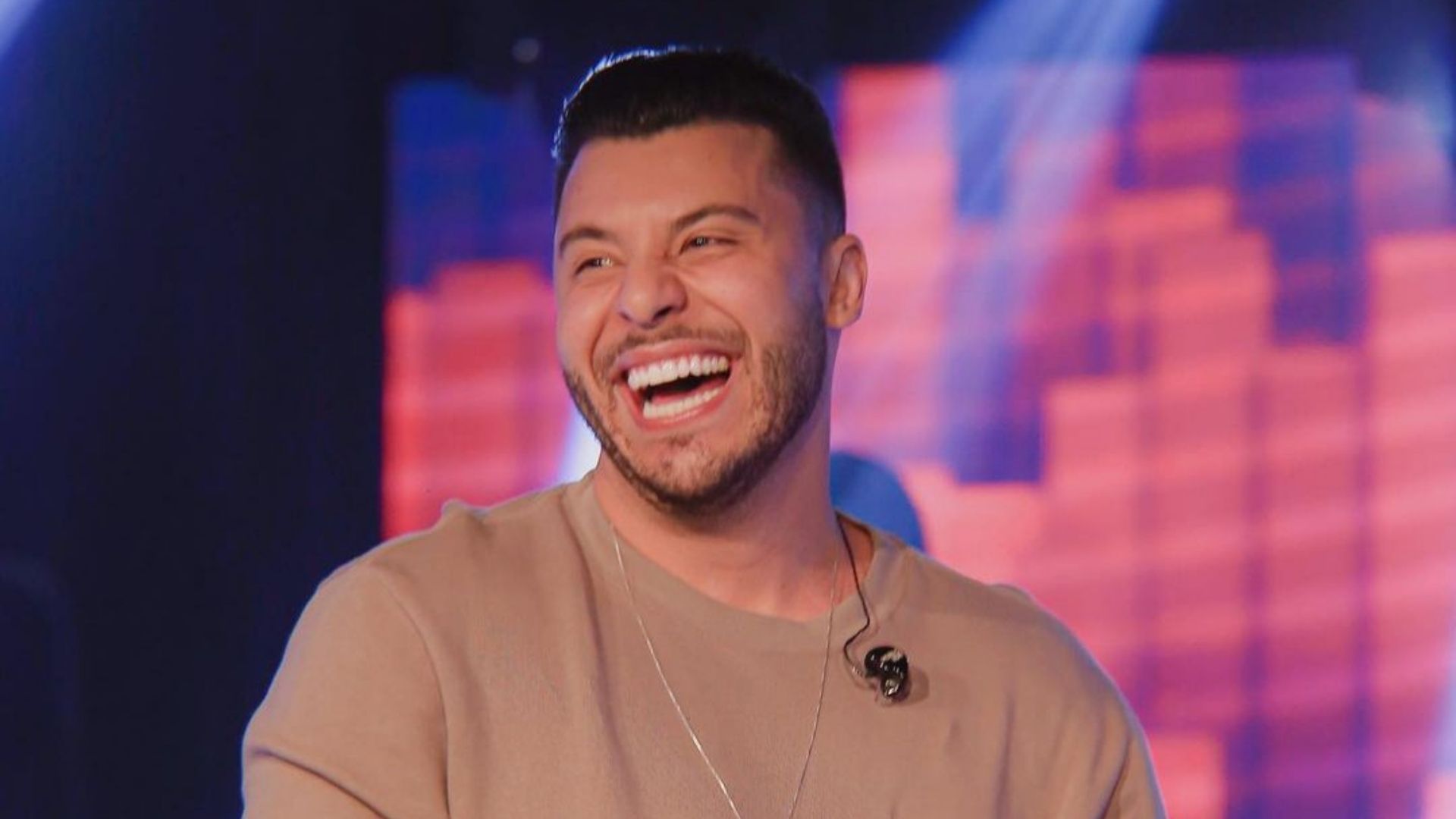 Murilo Huff não se contém ao ver a beleza da nova namorada: “Que linda”