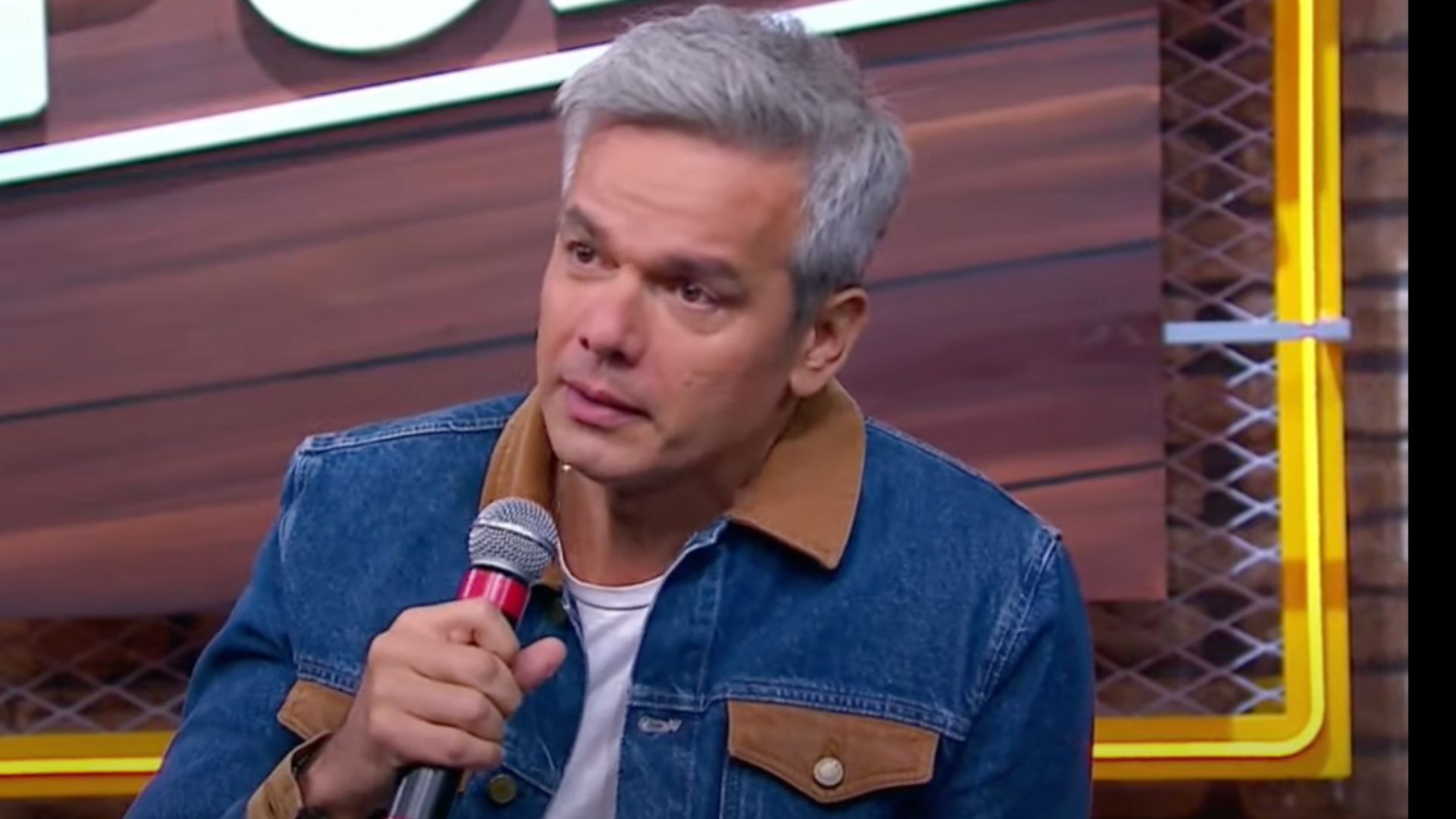 Otaviano Costa se emociona ao lançar programa no SBT: “Essa casa é mágica pra mim”
