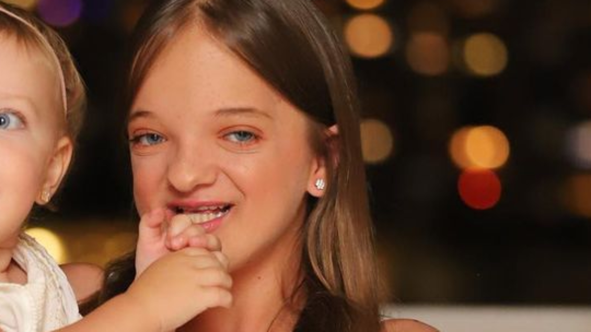 Rafa Justus combina look estiloso com a irmã e celebra aniversário: “Você é luz”