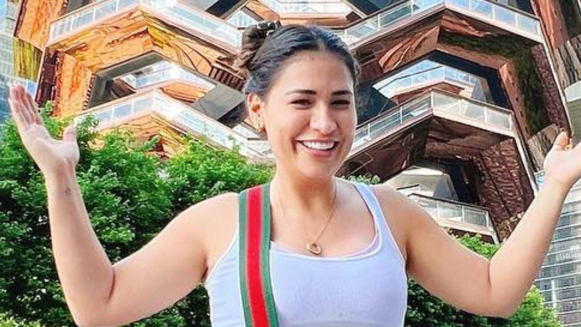 Simone surpreende ao passear por Nova York com roupa simples e chinelos: “Arrasou”