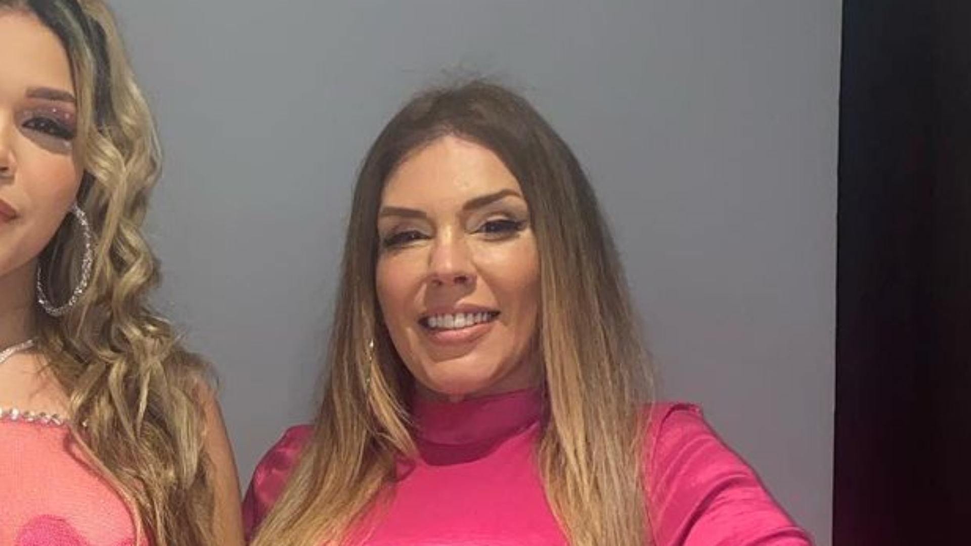 Filha gata de Simony completa 19 anos e choca fãs com beleza: “Mulherão”