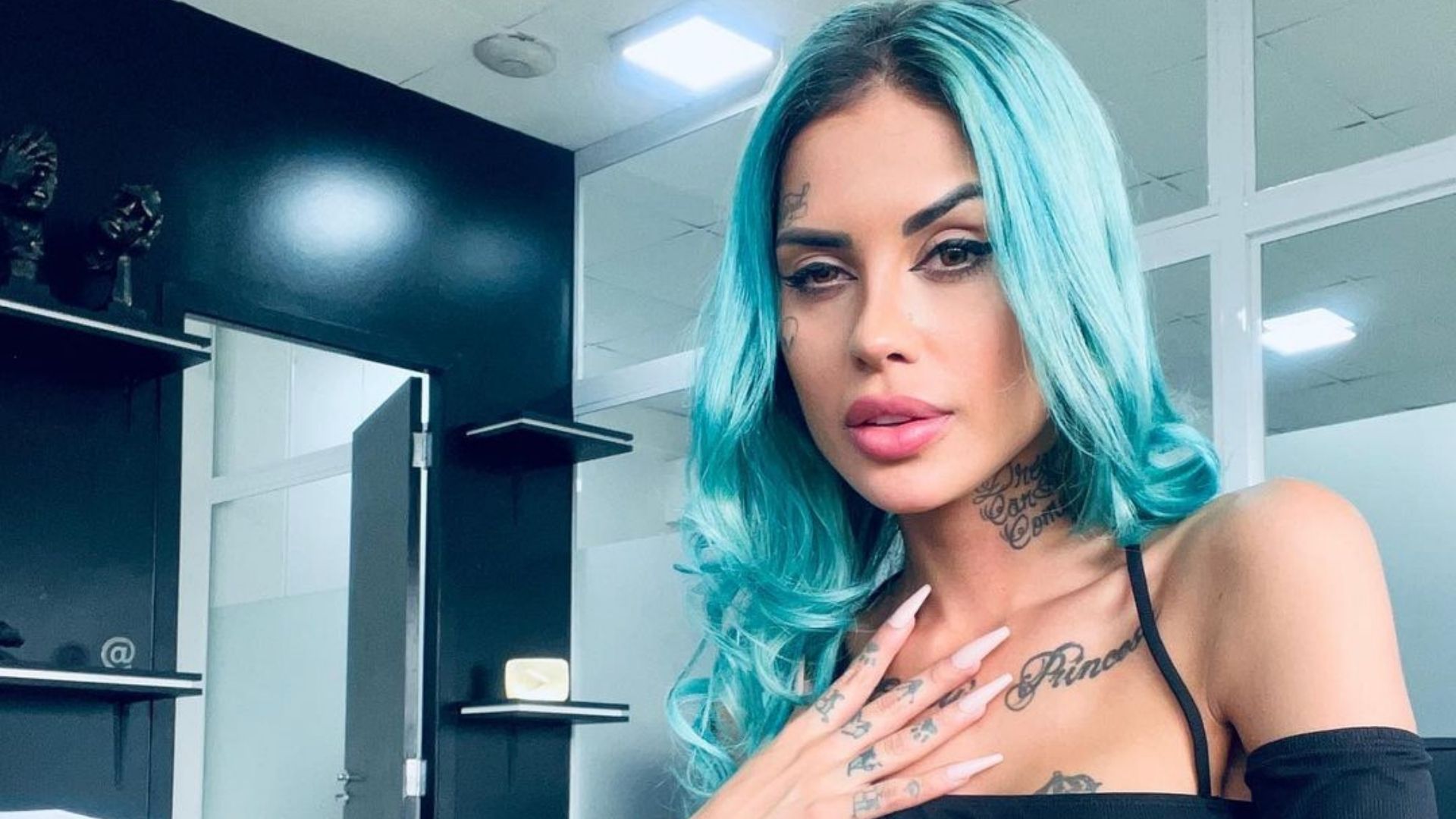 Tati Zaqui embarca para turnê nos EUA e faz imersão no mercado norte-americano