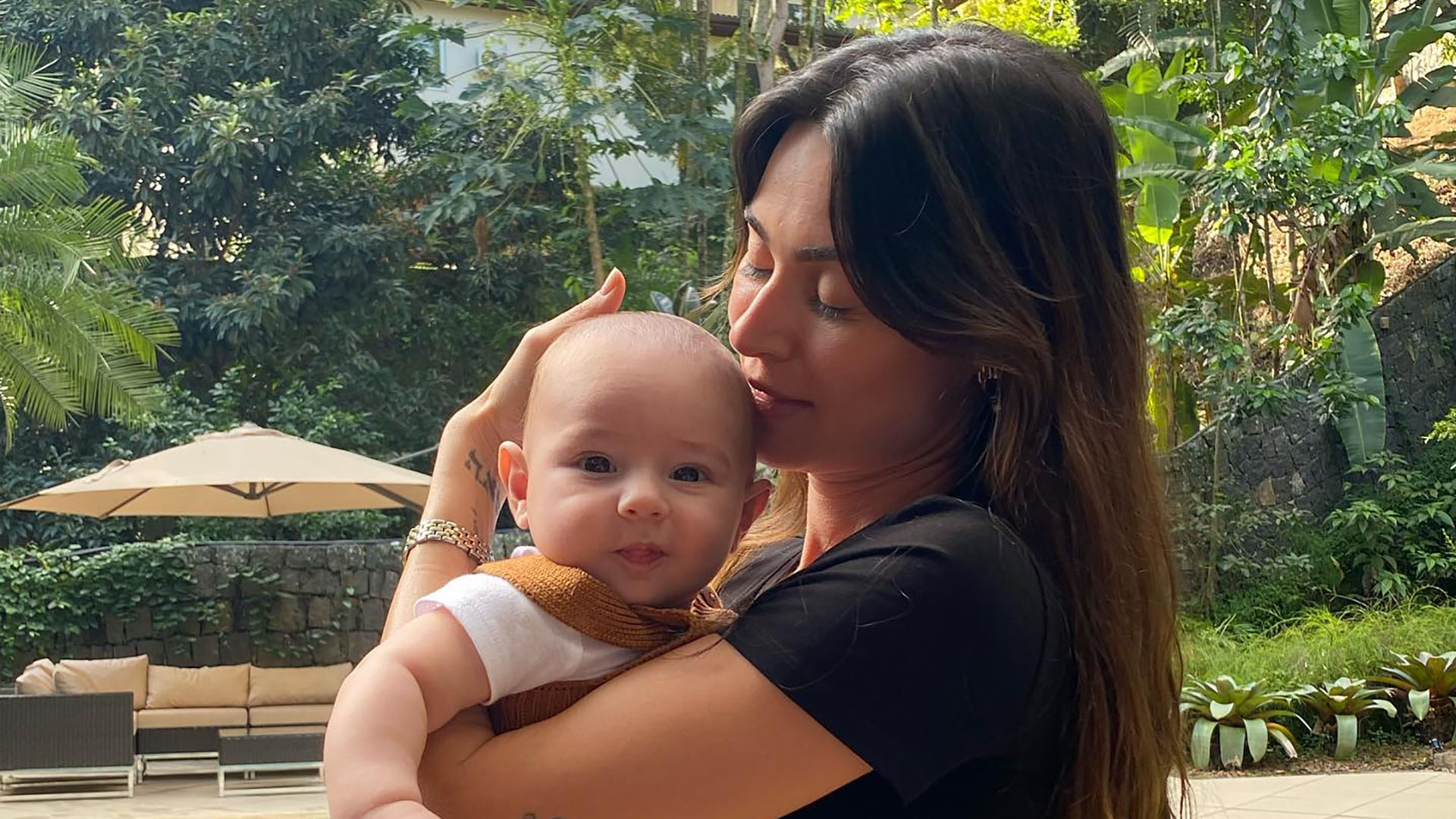 No Dia das Mães, Thaila Ayala relata pavor de maternidade: “Perder a liberdade”