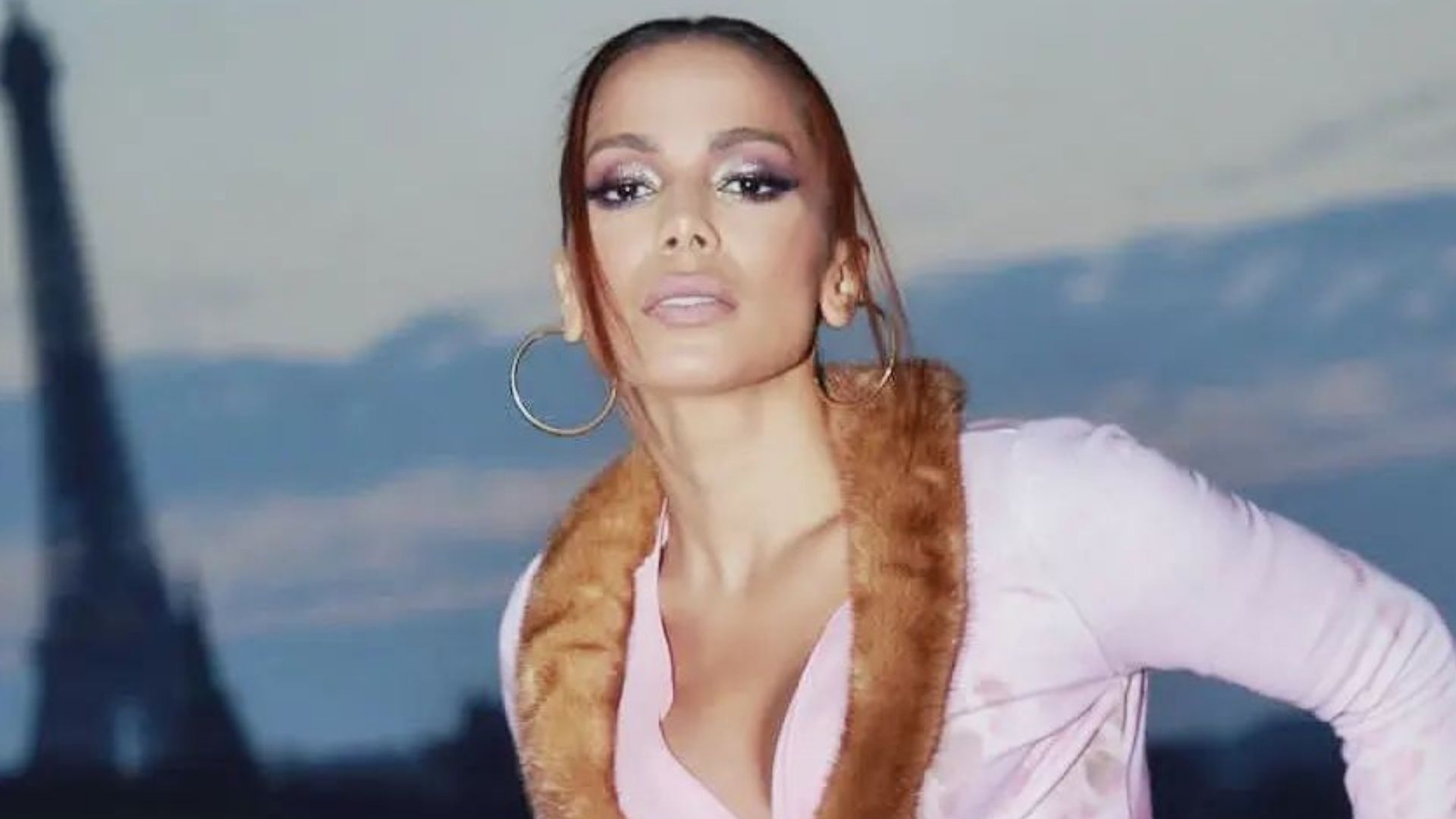 Anitta revolta fãs ao faltar em evento internacional e rebate: “Tenho palavra”