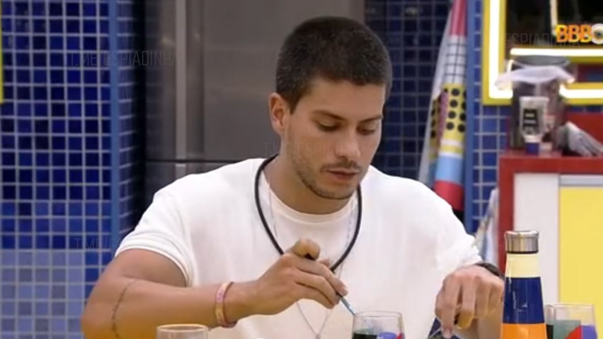 BBB22: Arthur menospreza sister após deixar prova do líder: “Acho que não aguenta”