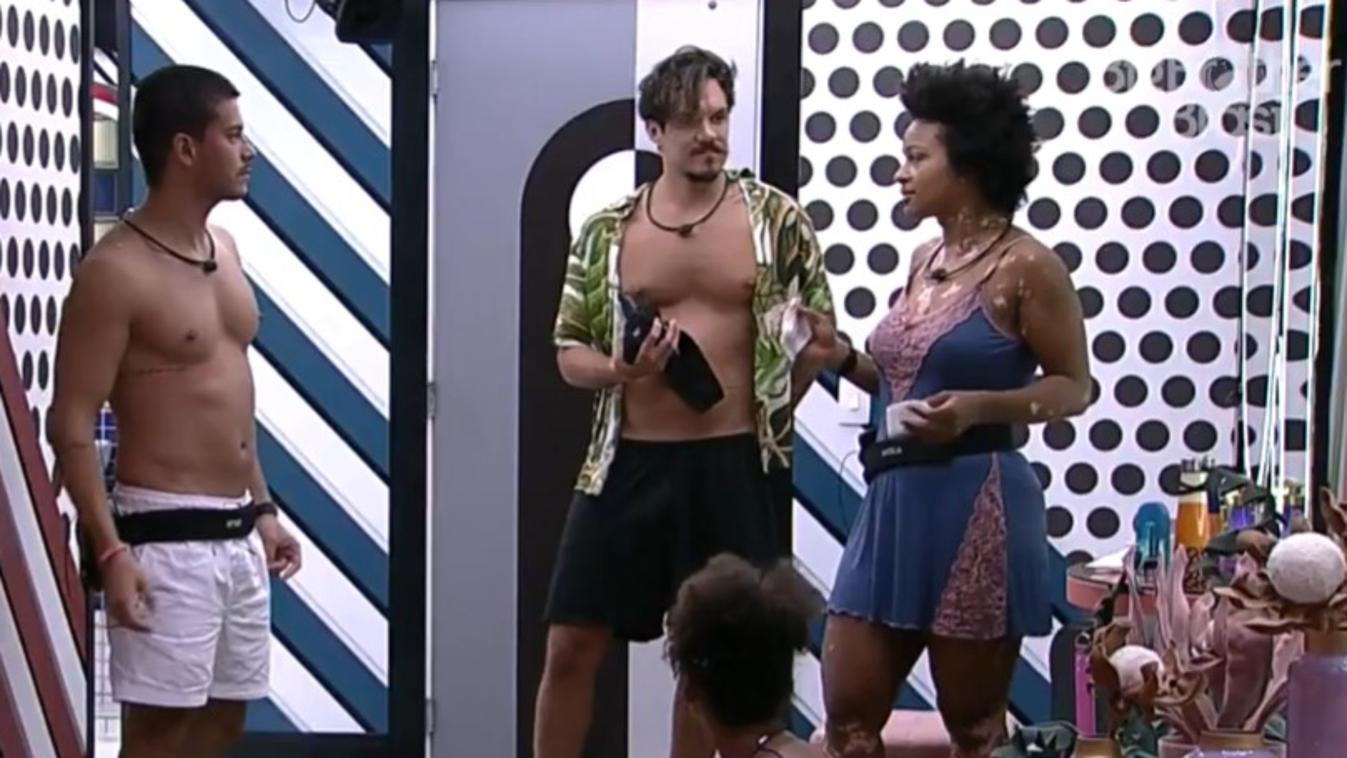 BBB22: Arthur se desculpa com Natália após atitude equivocada: “Sei que é ruim”