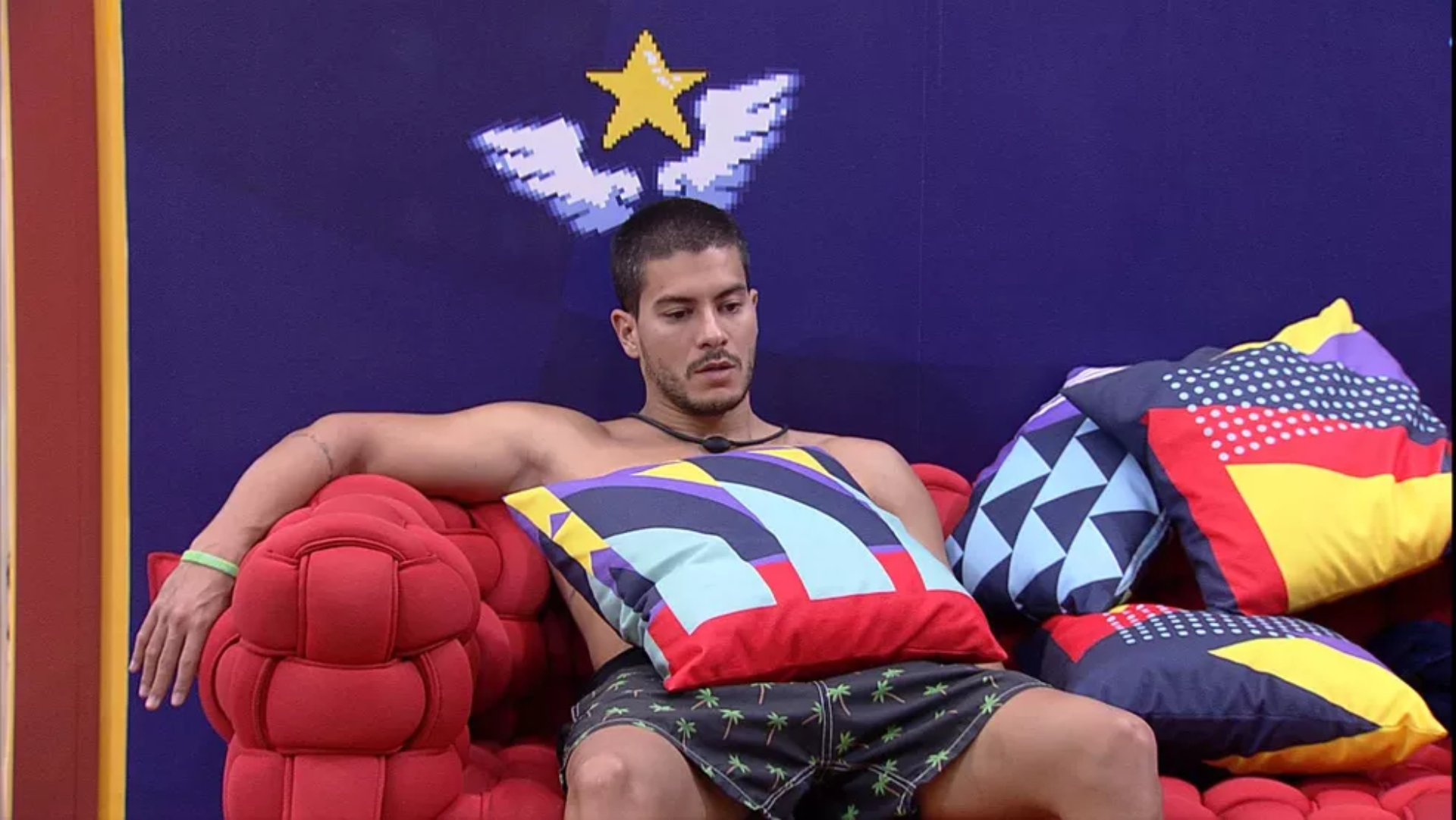 BBB22: Confuso? Arthur Aguiar questiona lealdade de sister: “Está com a gente?”