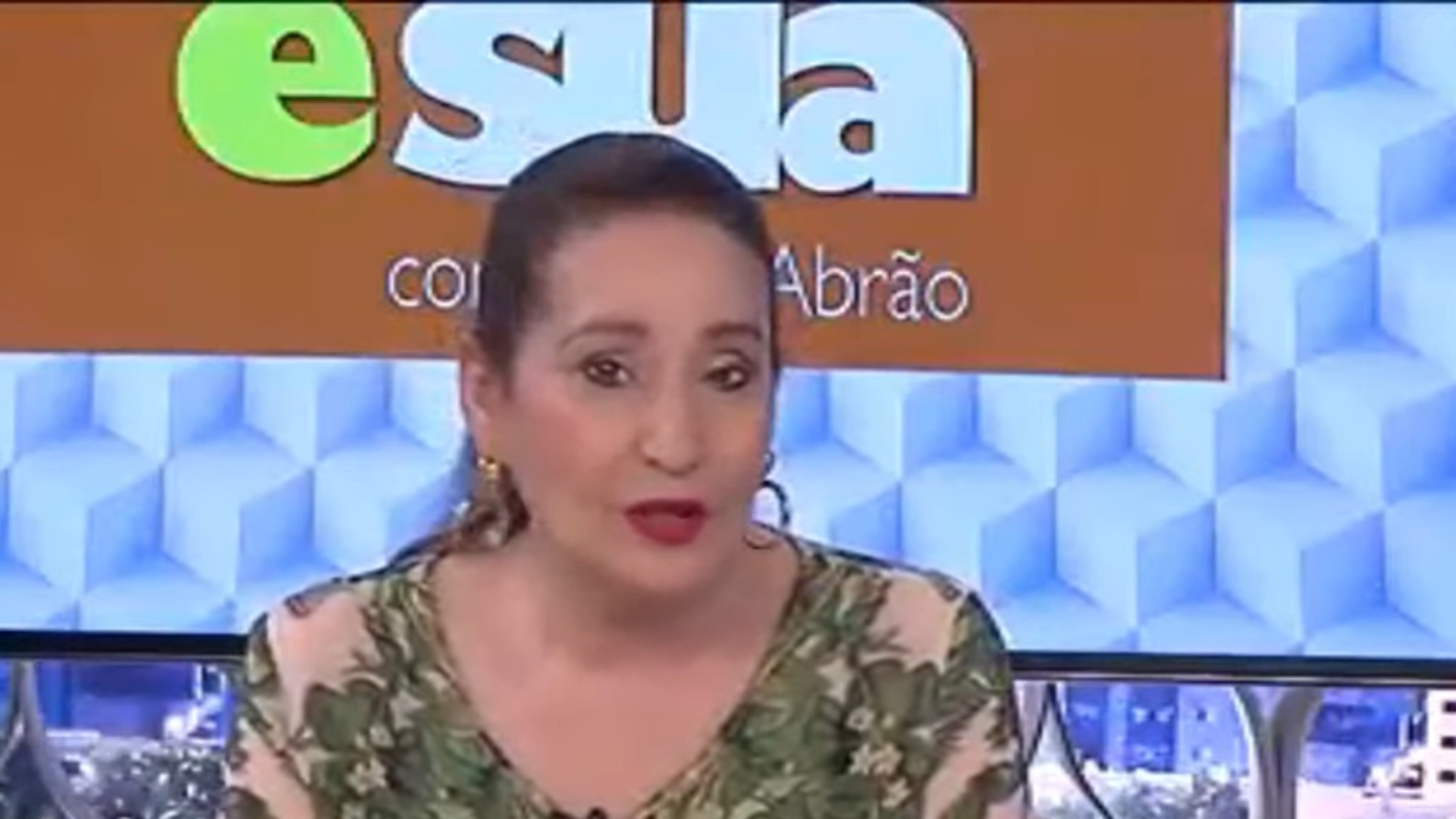 BBB22: Sonia Abrão se choca ao ver cena de brother e detona: “Forçado”